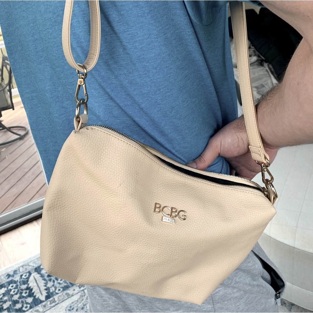 BCBG Tan/Nude Shoulder‎ Body Purse Medium Size